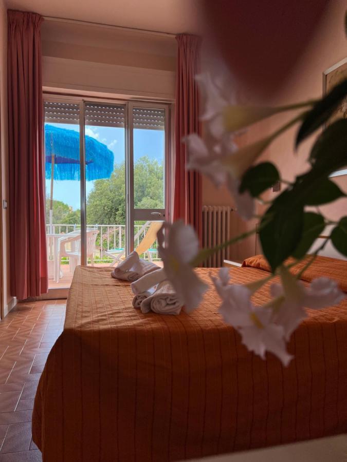 Hotel Ellymar Vada Eksteriør billede