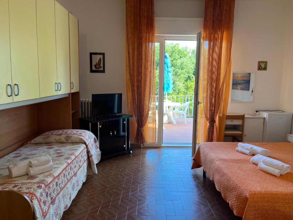 Hotel Ellymar Vada Eksteriør billede