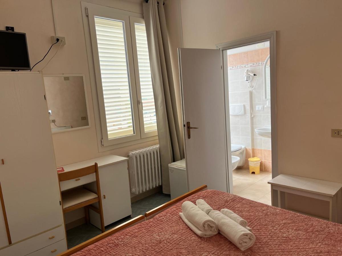 Hotel Ellymar Vada Eksteriør billede