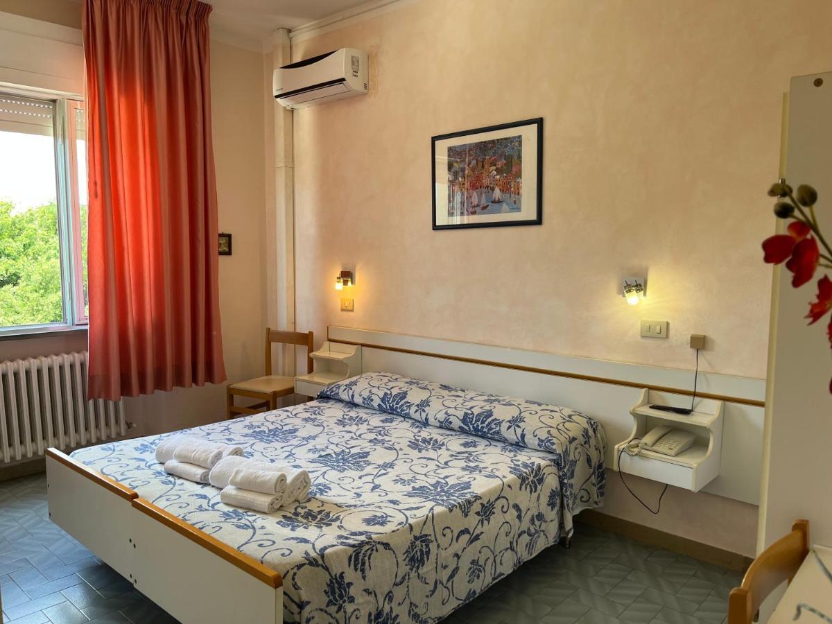 Hotel Ellymar Vada Eksteriør billede