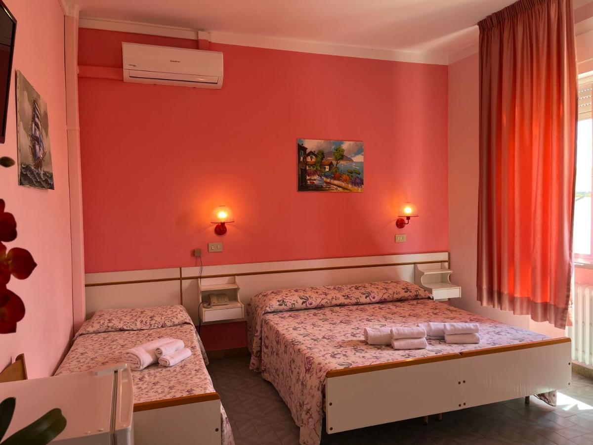 Hotel Ellymar Vada Eksteriør billede