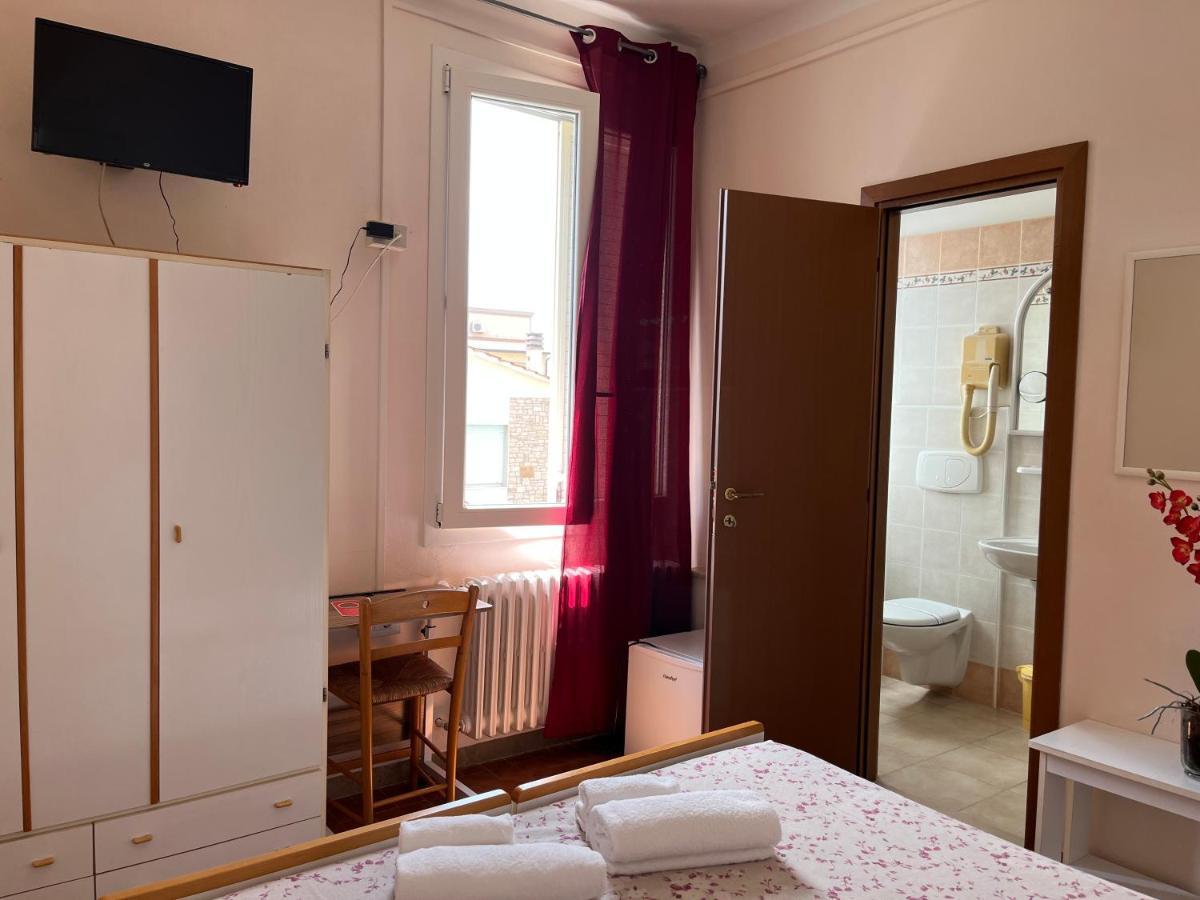 Hotel Ellymar Vada Eksteriør billede